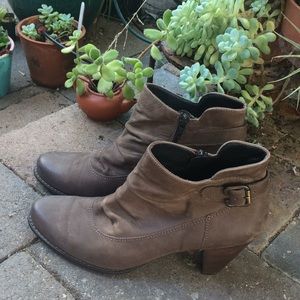 Paul Green dark taupe/gray suede leather booties